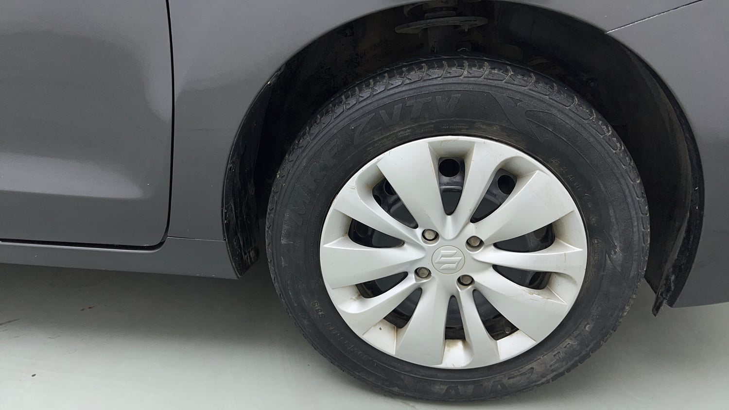 Used 2018 Maruti Suzuki Baleno Delta 1.2 Petrol Manual tyres RIGHT FRONT TYRE RIM VIEW