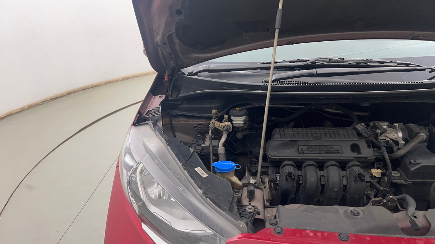 Used 2019 Honda WR-V VX MT Petrol Petrol Manual engine ENGINE RIGHT SIDE HINGE & APRON VIEW