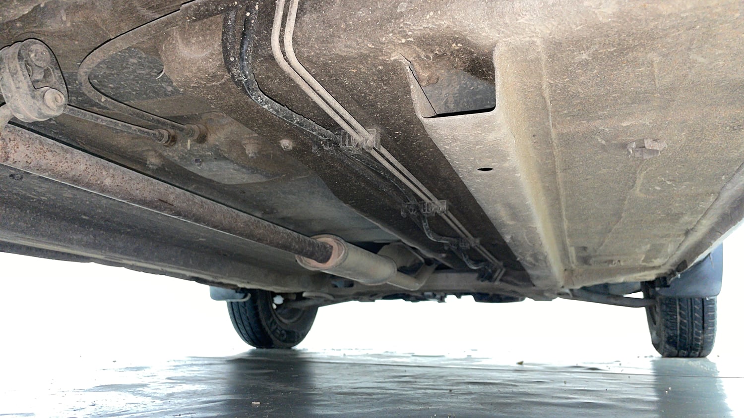 Used 2016 Renault Kwid RXT Petrol Manual extra REAR RIGHT UNDERBODY VIEW