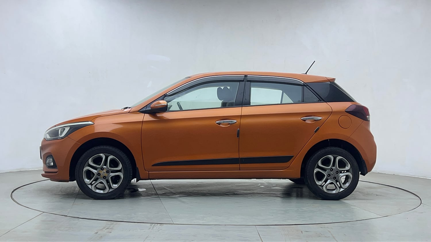 Used 2018 Hyundai Elite i20 Asta 1.4 (O) CRDi Diesel Manual exterior LEFT SIDE VIEW