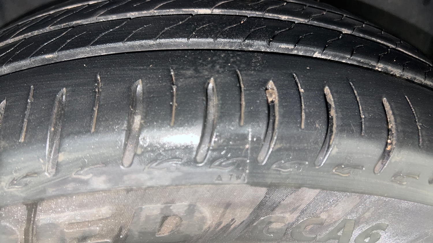 Used 2025 Tata Altroz Accomplished S Petrol 5MT Petrol Manual tyres RIGHT FRONT TYRE TREAD VIEW