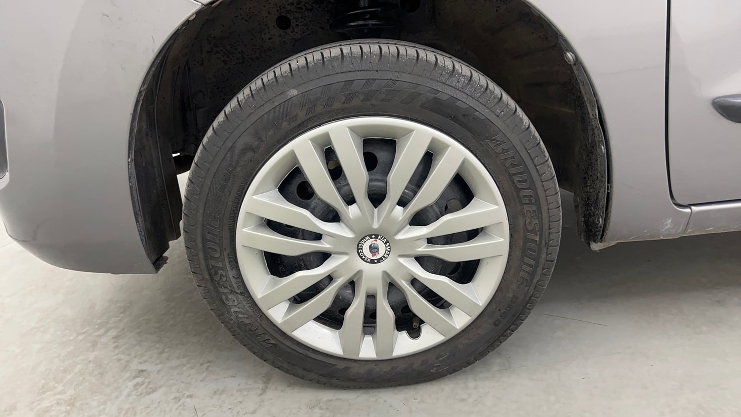 Used 2014 Maruti Suzuki Wagon R 1.0 VXI Petrol + CNG (Outside Fitted) Cng Manual tyres LEFT FRONT TYRE RIM VIEW