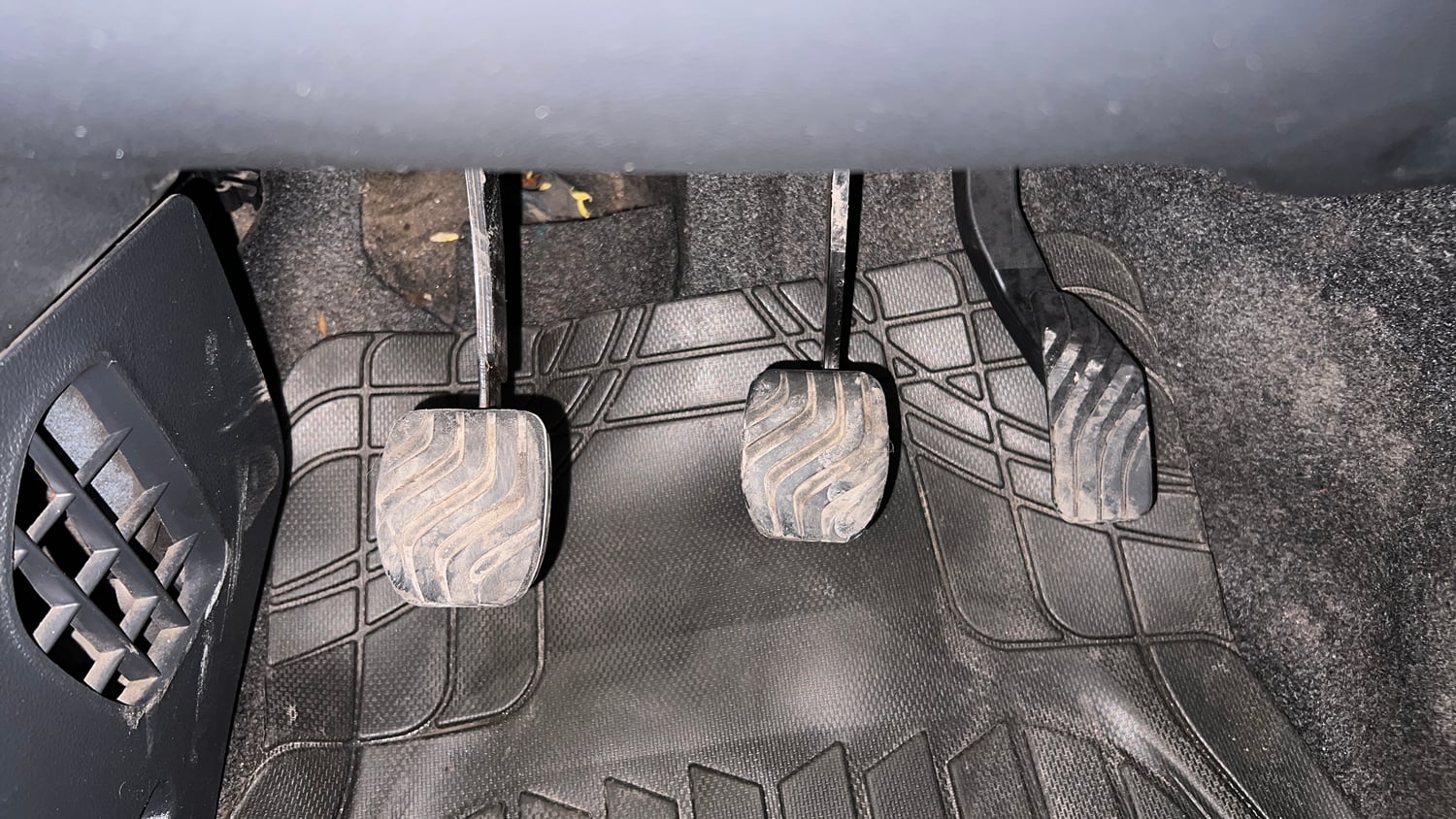 Used 2016 Renault Kwid RXT Petrol Manual interior PEDALS VIEW