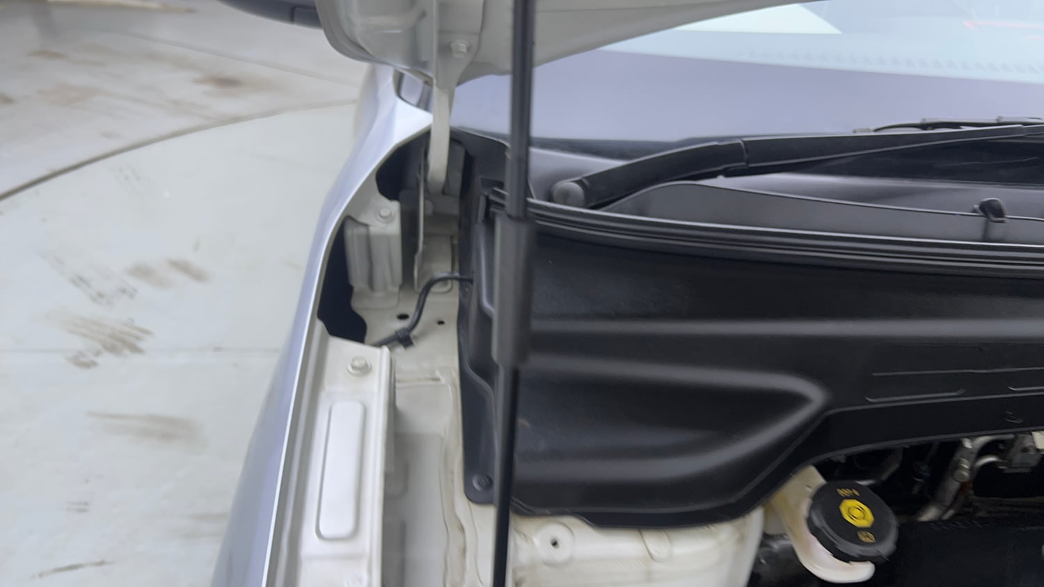 Used 2022 Hyundai Creta SX 1.5 Petrol Petrol Manual engine ENGINE RIGHT SIDE HINGE & APRON VIEW