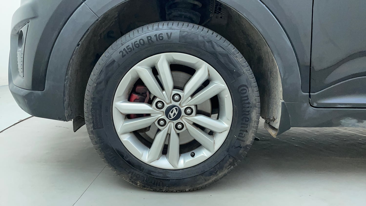 Used 2018 Hyundai Creta 1.6 E+ VTVT Petrol + CNG (Outside Fitted) Cng Manual tyres LEFT FRONT TYRE RIM VIEW