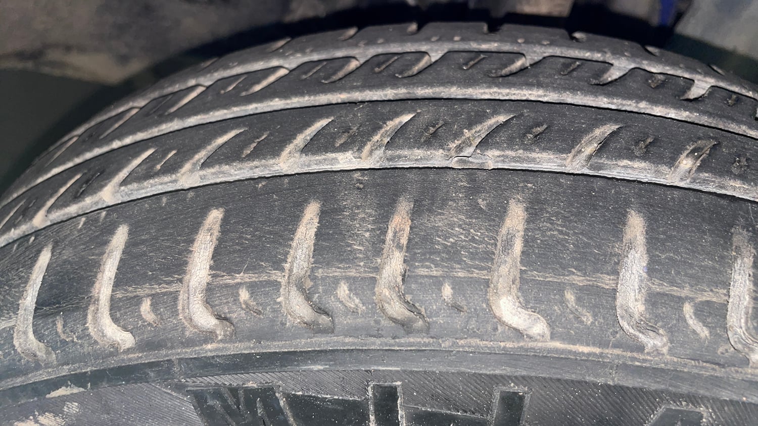 Used 2014 Tata Nano Twist XT Petrol Manual tyres RIGHT FRONT TYRE TREAD VIEW
