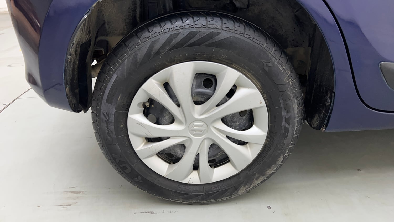 Used 2022 Maruti Suzuki Swift VXi Petrol Manual tyres RIGHT REAR TYRE RIM VIEW