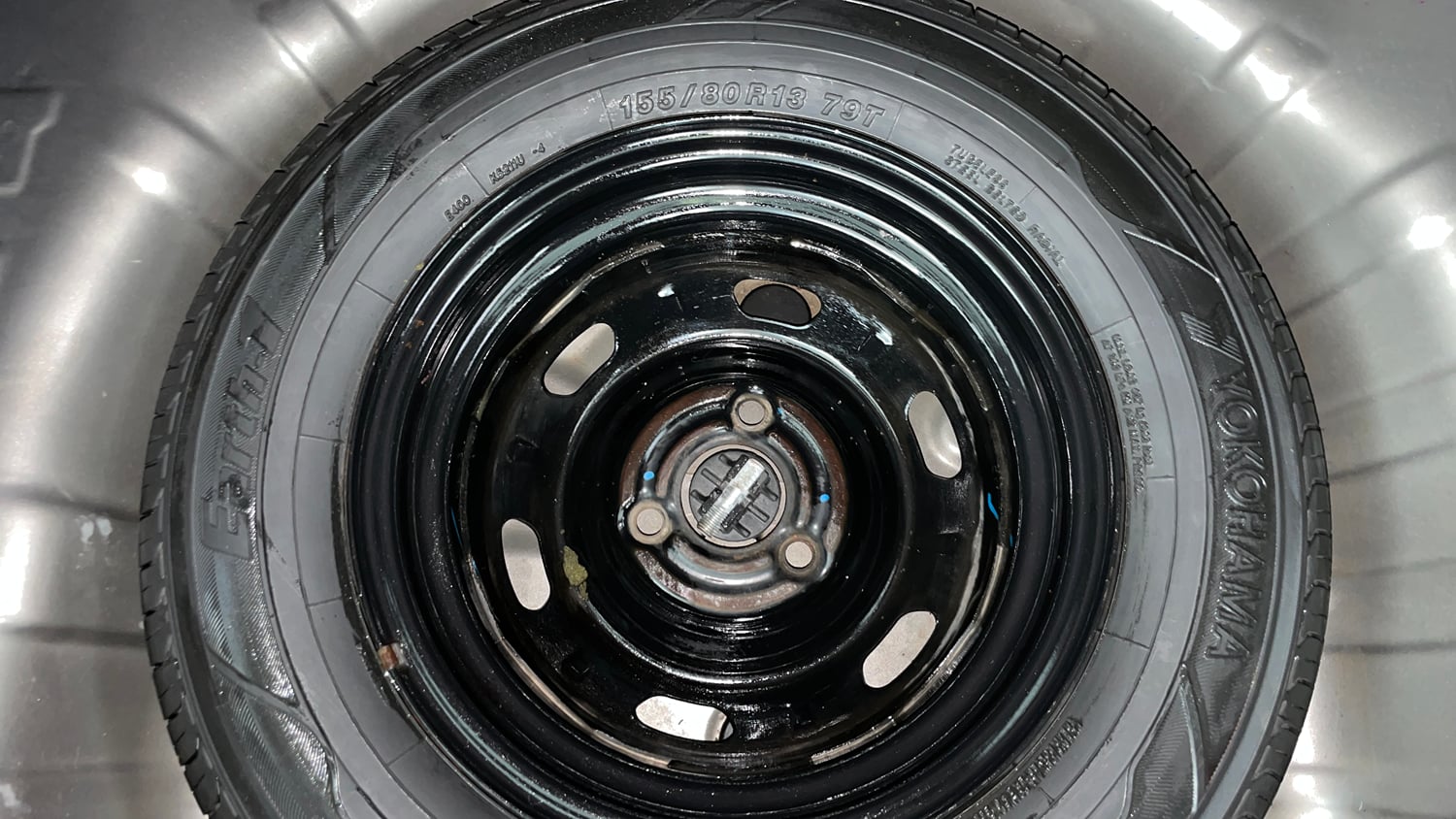 Used 2016 Renault Kwid RXT Petrol Manual tyres SPARE TYRE VIEW