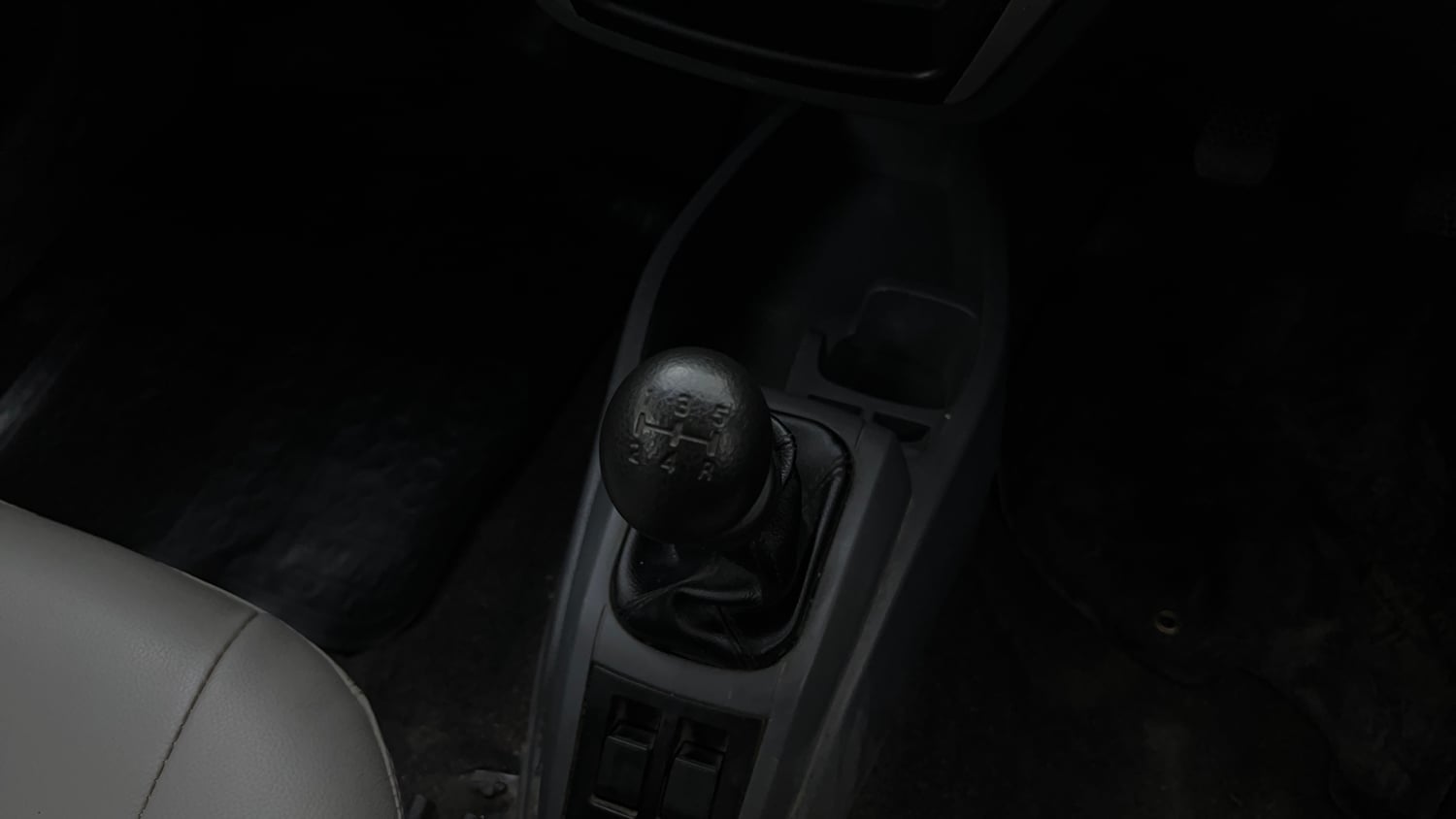 Used 2014 Maruti Suzuki Alto 800 Lxi Petrol Manual interior GEAR  KNOB VIEW