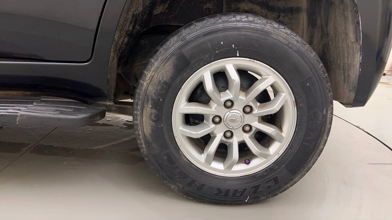 Used 2016 Mahindra TUV300 T8 mHAWK100 Diesel Manual tyres LEFT REAR TYRE RIM VIEW