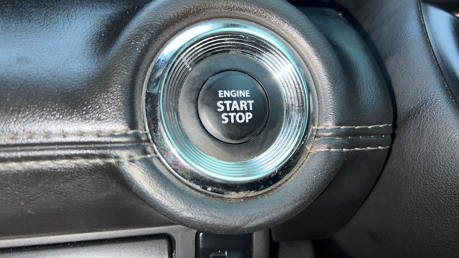 Used 2024 Toyota Urban Cruiser Hyryder V AT NeoDrive Petrol Automatic top_features Keyless start