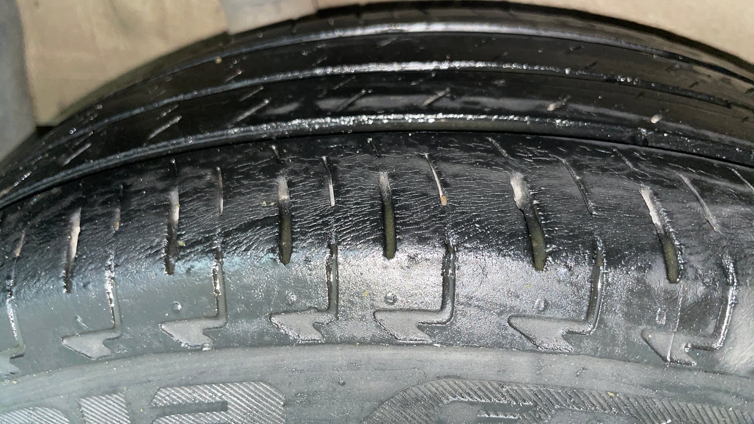 Used 2022 Maruti Suzuki Ignis Zeta 1.2 MT Petrol Manual tyres RIGHT REAR TYRE TREAD VIEW