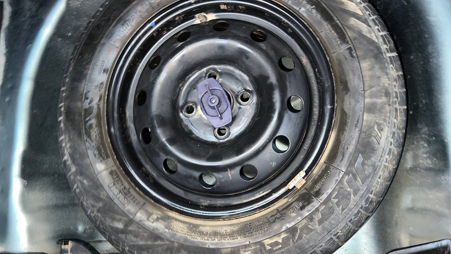 Used 2022 Maruti Suzuki Swift VXi Petrol Manual tyres SPARE TYRE VIEW