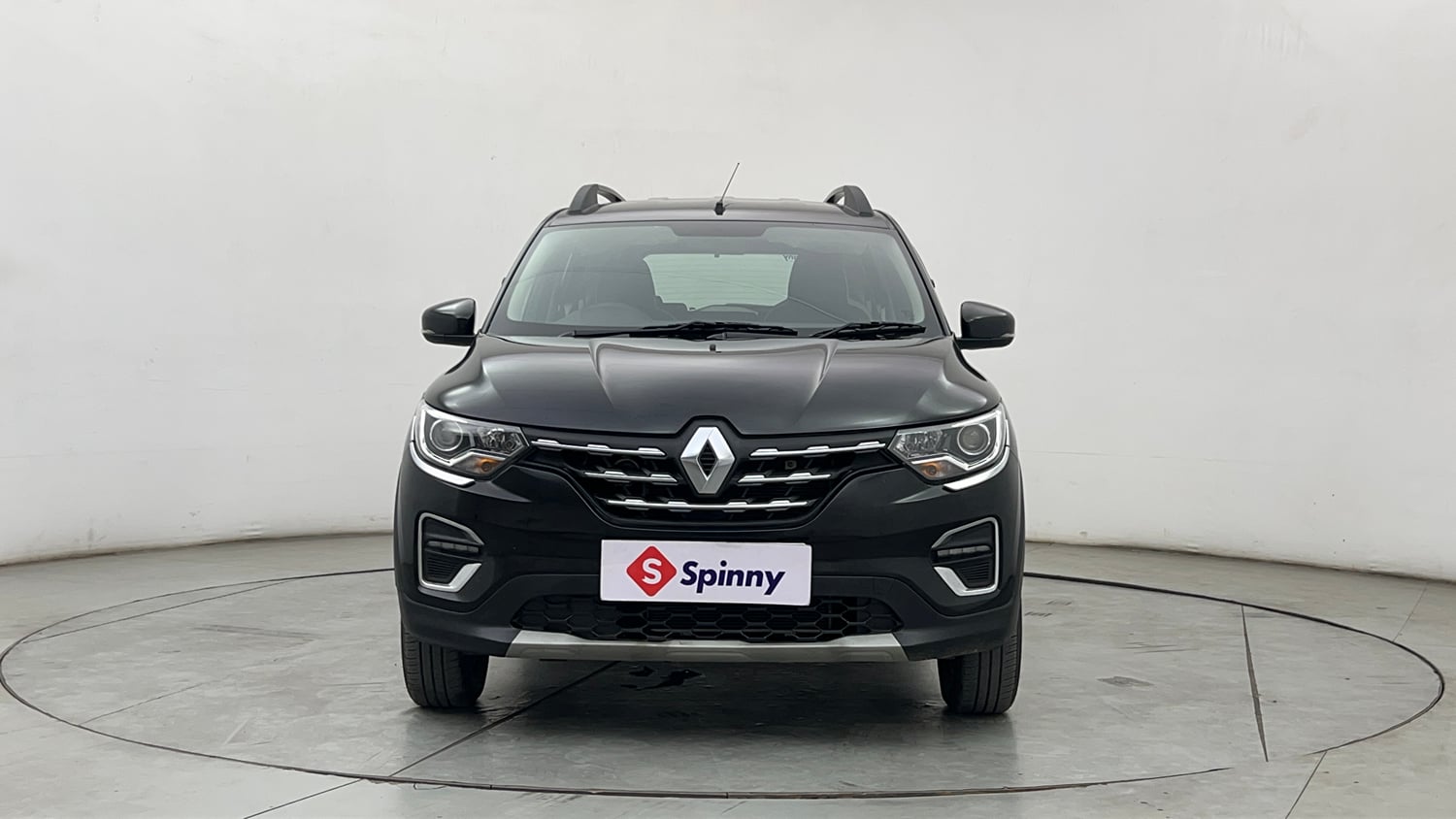 Used 2024 Renault Triber RXZ Petrol Manual exterior FRONT VIEW