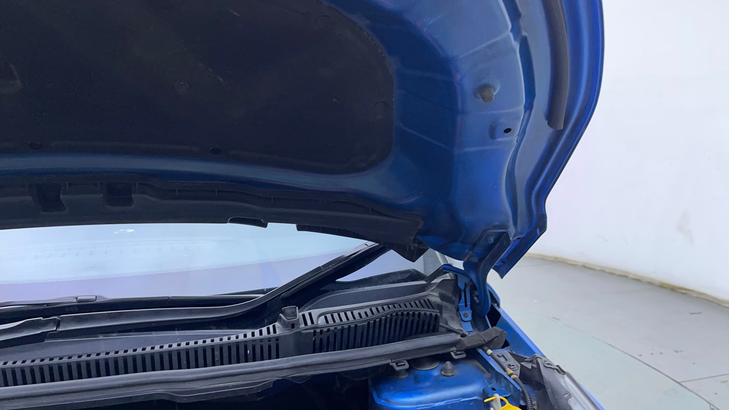 Used 2020 Tata Nexon XZA Plus (O) Petrol Automatic engine ENGINE LEFT SIDE HINGE & APRON VIEW