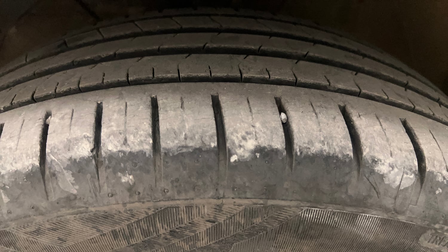 Used 2021 Toyota Glanza G Petrol Manual tyres LEFT FRONT TYRE TREAD VIEW