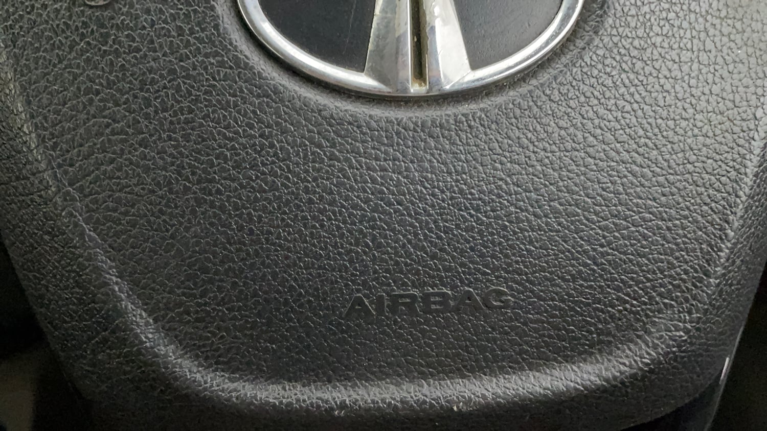 Used 2018 Tata Tiago Revotron XZ Petrol Manual top_features Airbags