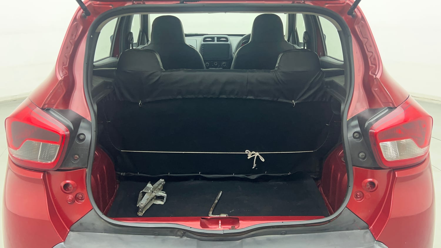 Used 2016 Renault Kwid RXT Petrol Manual interior DICKY INSIDE VIEW