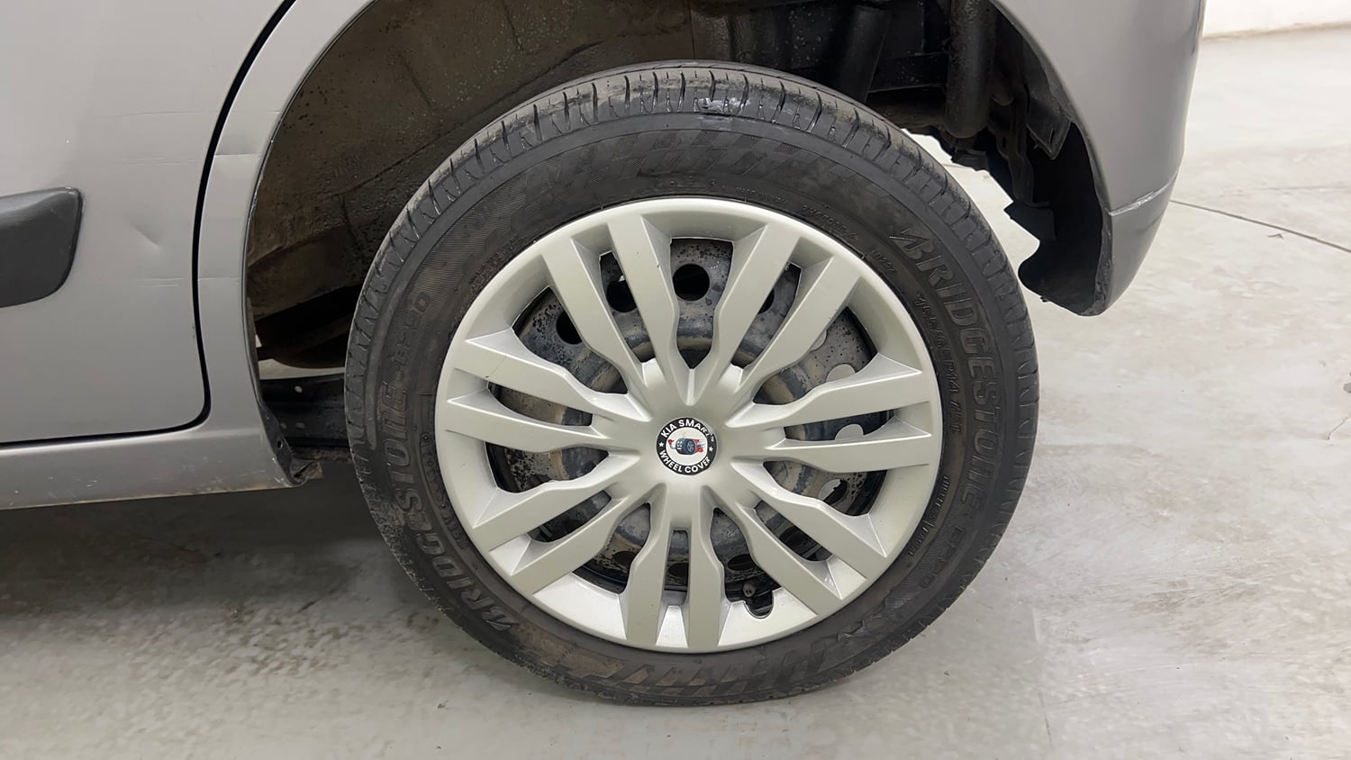 Used 2014 Maruti Suzuki Wagon R 1.0 VXI Petrol + CNG (Outside Fitted) Cng Manual tyres LEFT REAR TYRE RIM VIEW