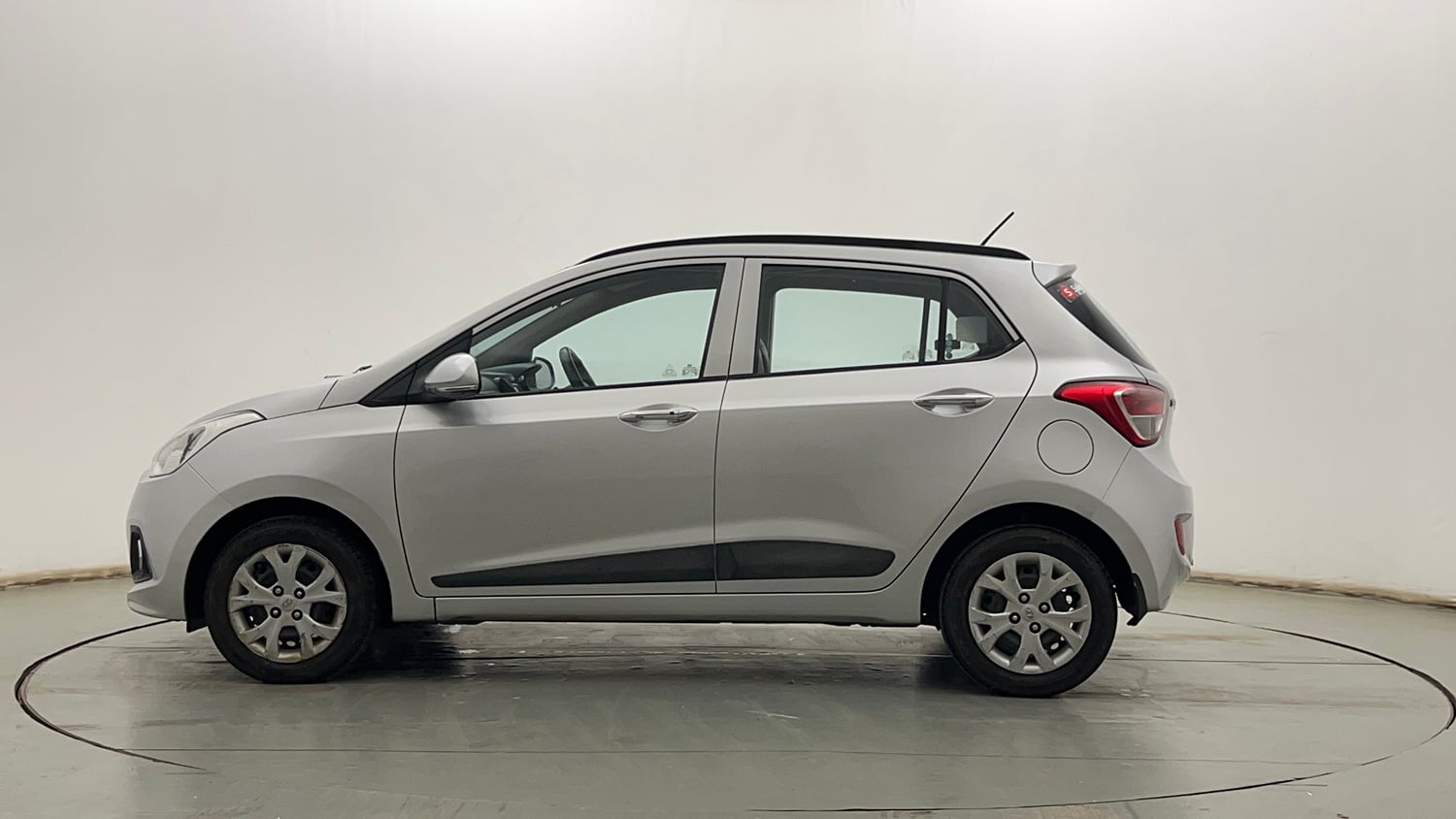 Used 2013 Hyundai Grand i10 Sportz 1.2 Kappa VTVT Petrol Manual exterior LEFT SIDE VIEW