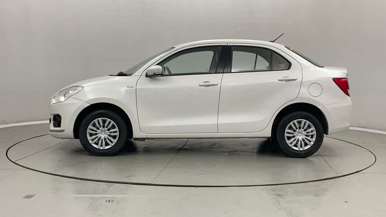Used 2018 Maruti Suzuki Dzire VDi AMT Diesel Automatic exterior LEFT SIDE VIEW