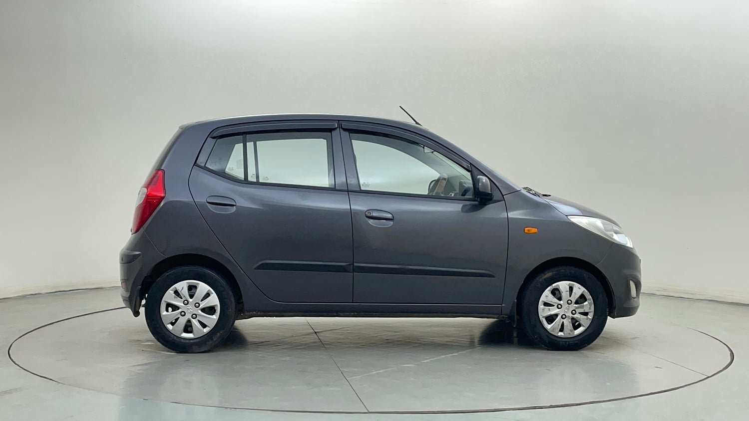 Used 2012 Hyundai i10 Magna 1.1 iRDE2 Petrol Manual exterior RIGHT SIDE VIEW