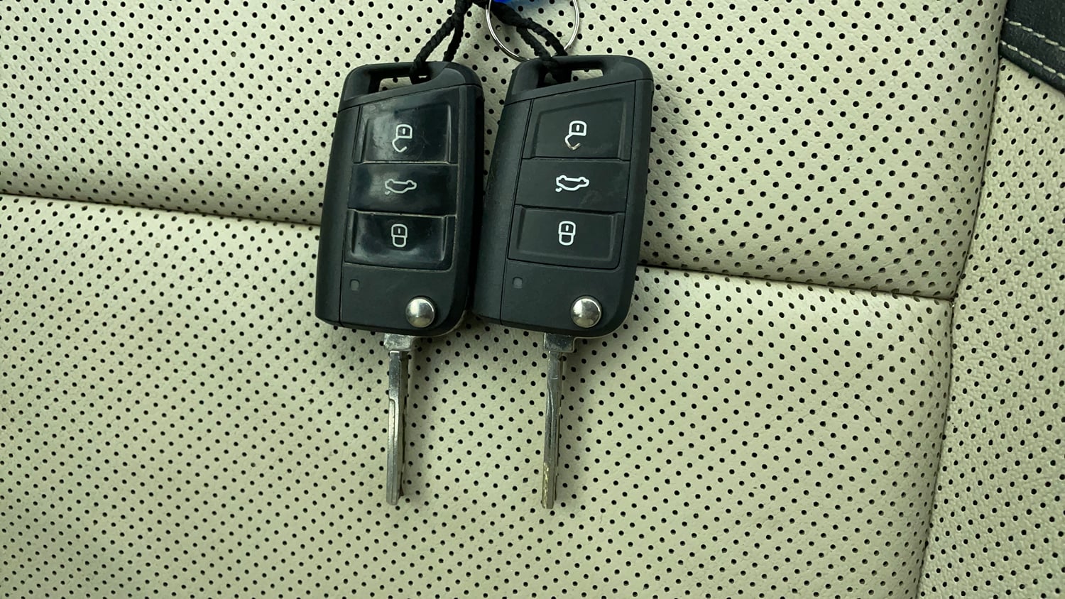 Used 2022 Skoda Slavia Style 1.0L TSI AT Petrol Automatic extra CAR KEY VIEW