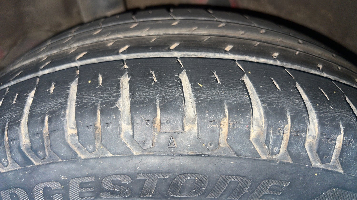 Used 2021 Hyundai Verna SX (O) 1.0 Turbo DCT Petrol Automatic tyres RIGHT REAR TYRE TREAD VIEW