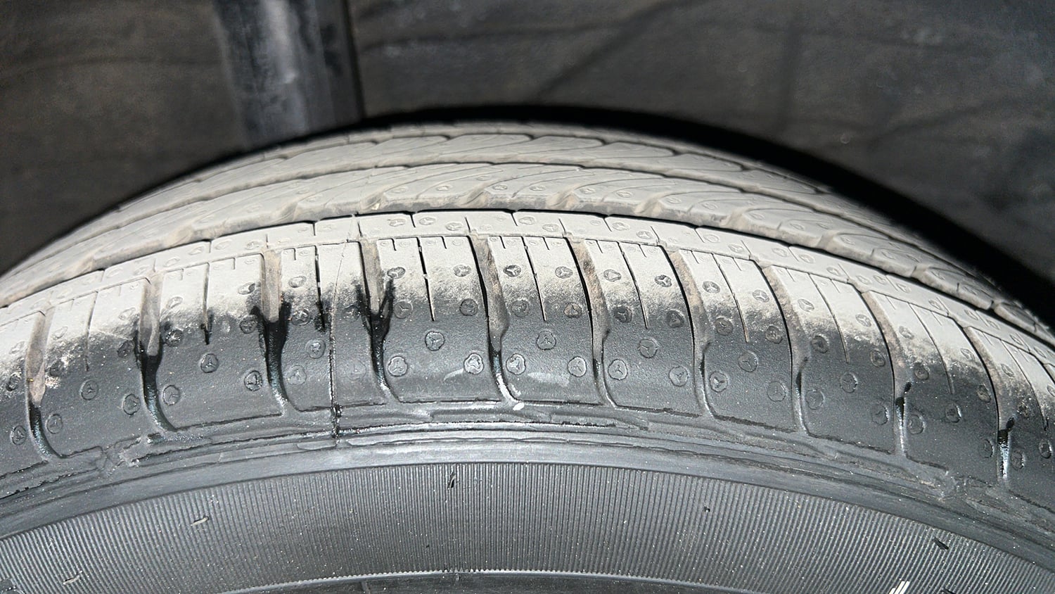 Used 2025 honda Amaze 2nd Generation VX 1.2 Petrol MT Petrol Manual tyres RIGHT REAR TYRE TREAD VIEW