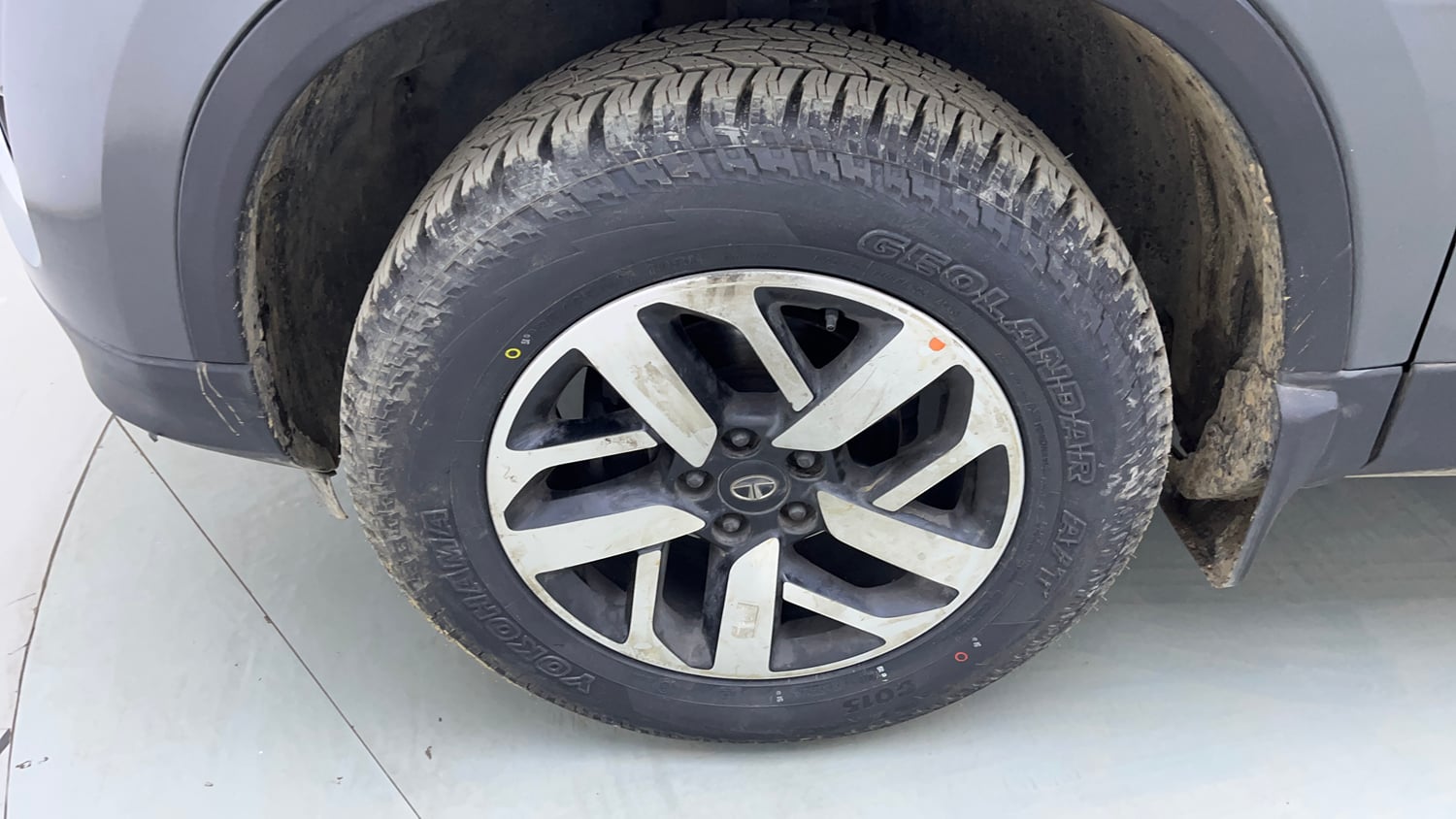 Used 2022 Tata Harrier XZ Plus Diesel Manual tyres LEFT FRONT TYRE RIM VIEW