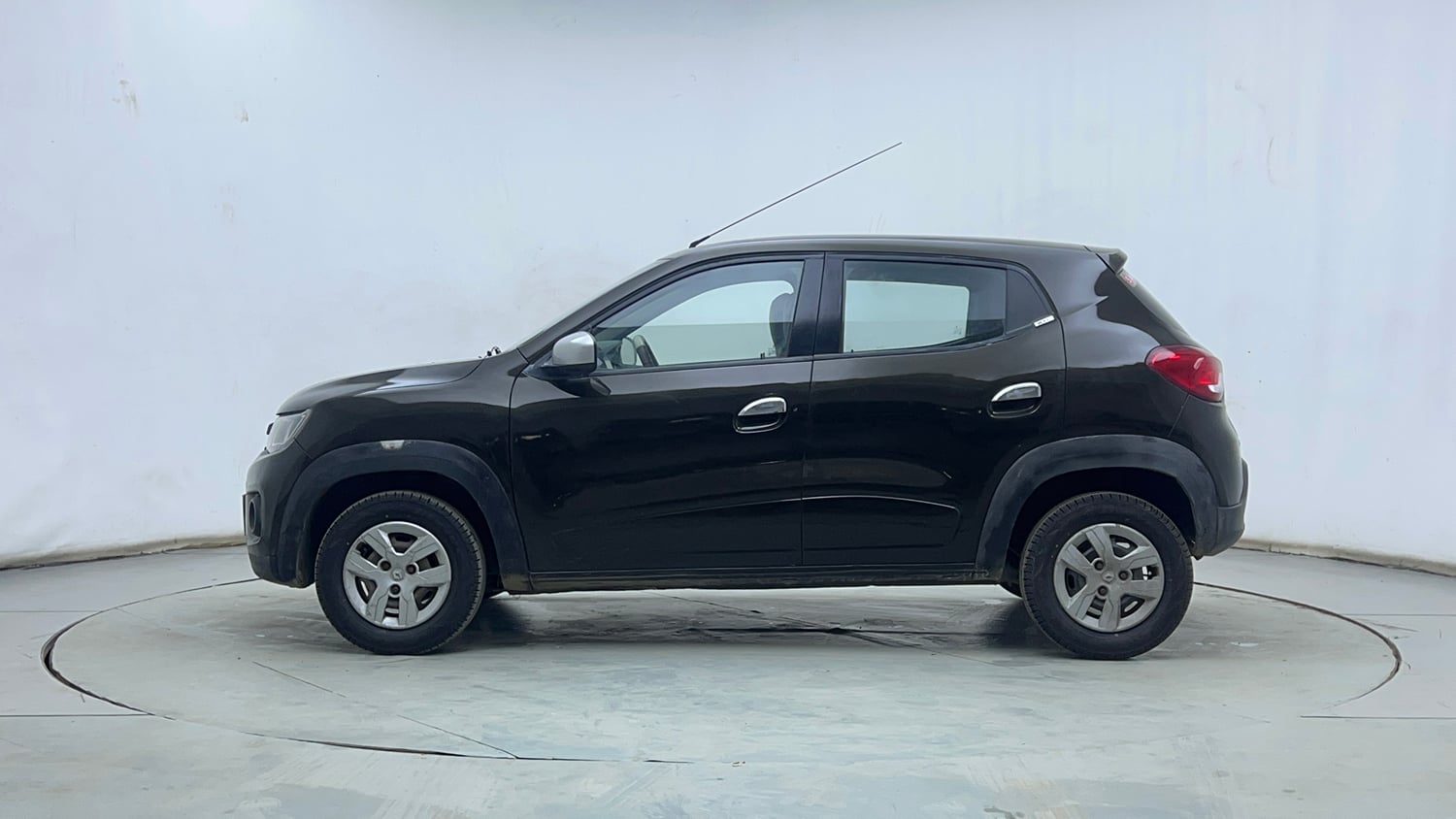 Used 2017 Renault Kwid RXL Petrol Manual exterior LEFT SIDE VIEW