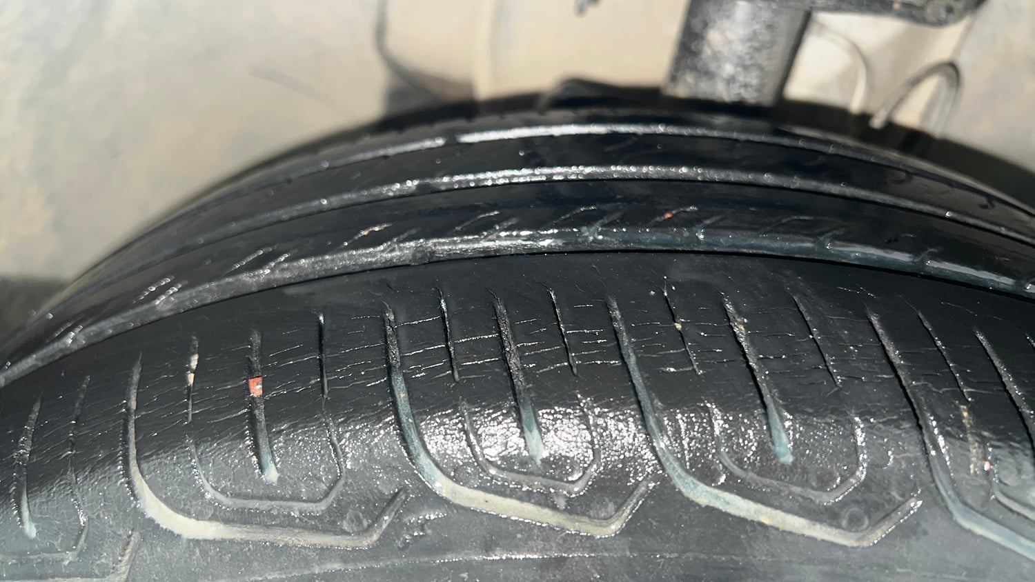 Used 2022 Tata Tiago XT CNG Cng Manual tyres RIGHT FRONT TYRE TREAD VIEW