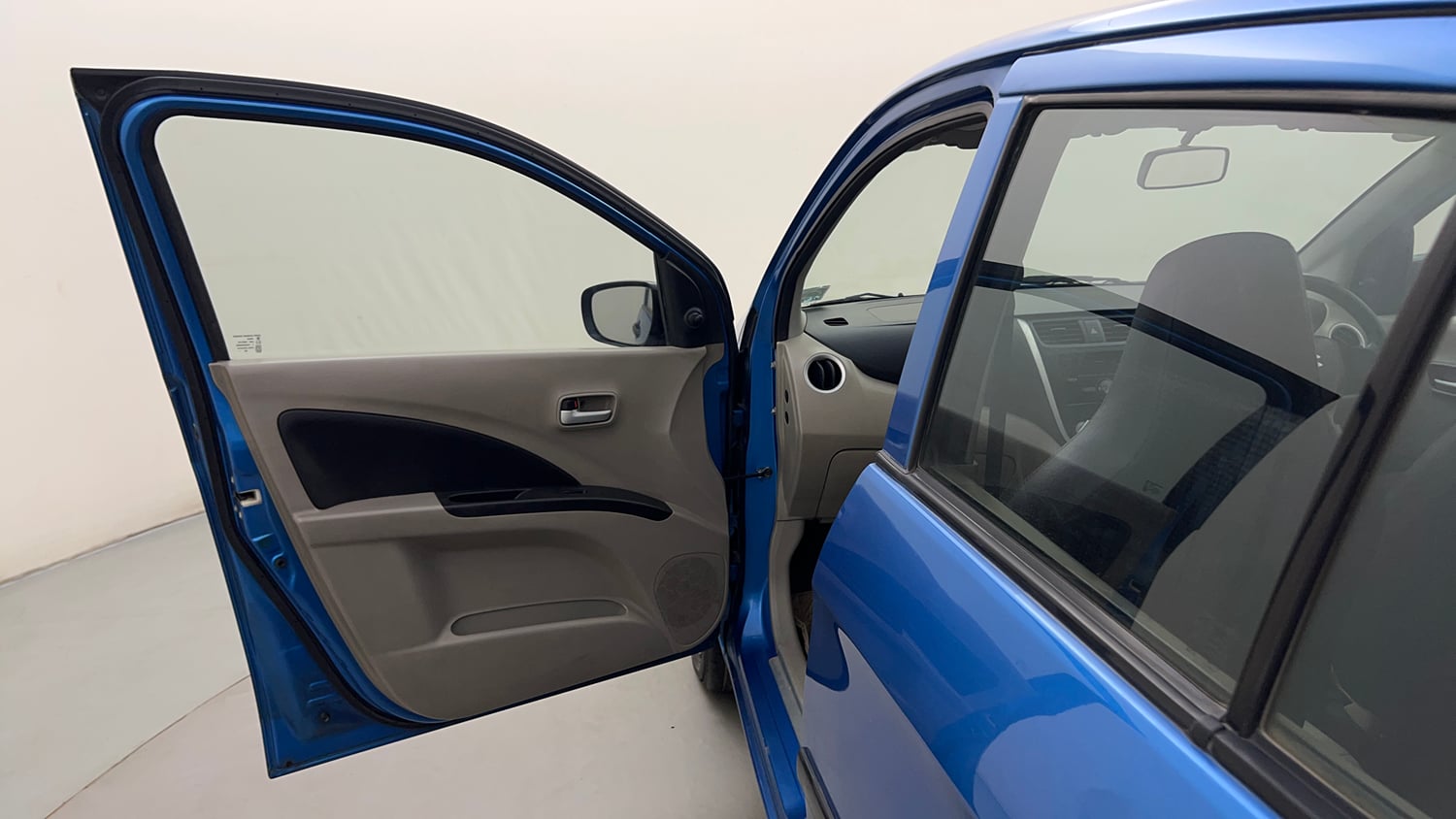 Used 2015 Maruti Suzuki Celerio VXi Petrol Manual interior LEFT FRONT DOOR OPEN VIEW