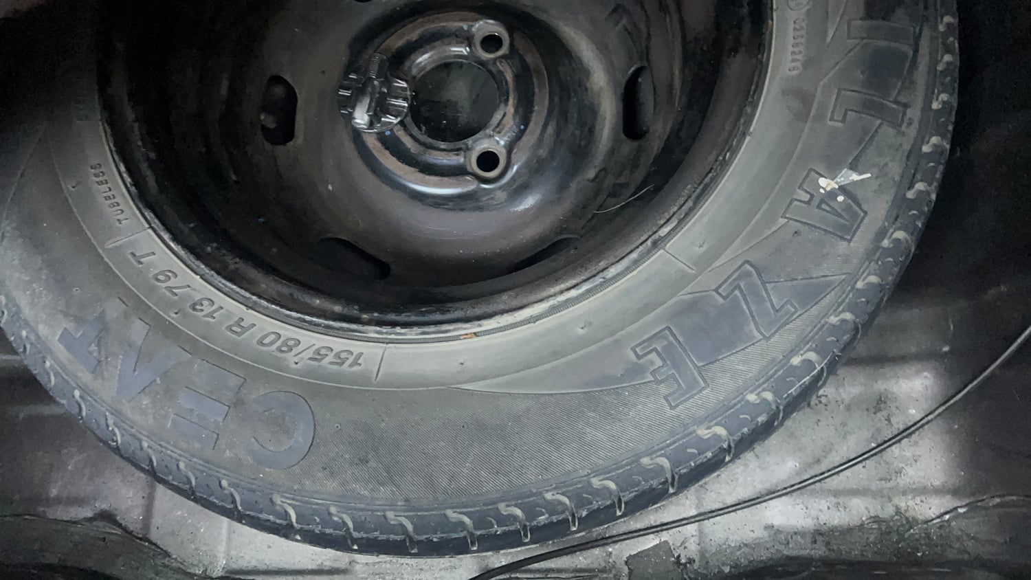 Used 2017 Renault Kwid RXL Petrol Manual tyres SPARE TYRE VIEW