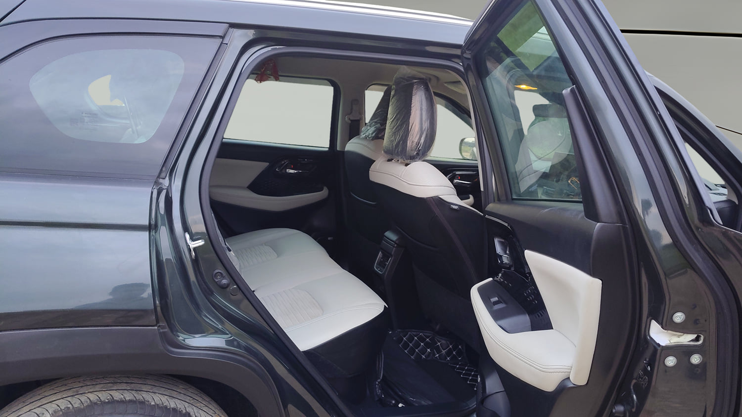 Used 2026 Maruti Suzuki Victoris ZXI+ (O) AT 2W (ADAS) Petrol Automatic interior RIGHT SIDE REAR DOOR CABIN VIEW