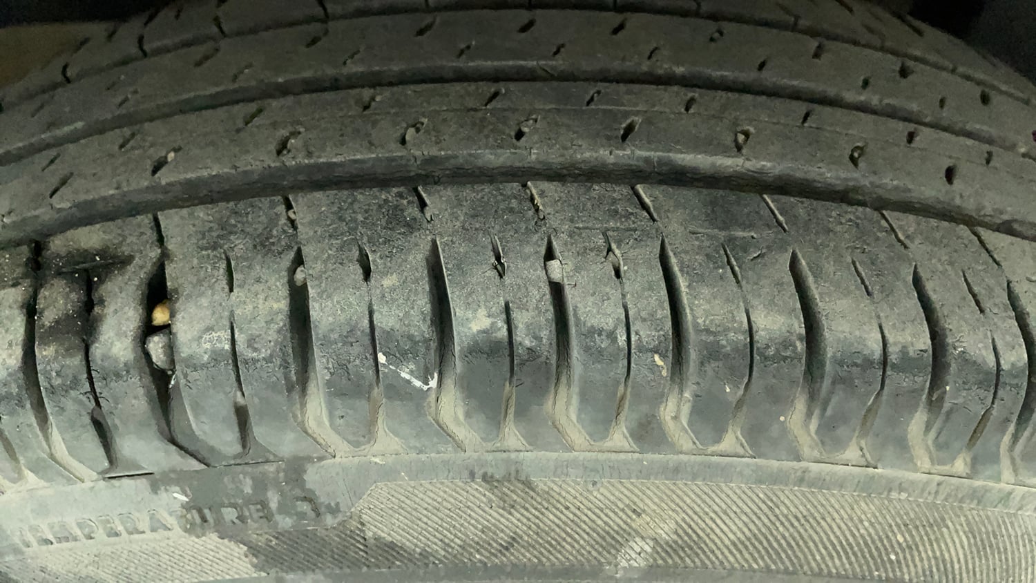 Used 2020 Maruti Suzuki Swift VXi AMT Petrol Automatic tyres LEFT REAR TYRE TREAD VIEW