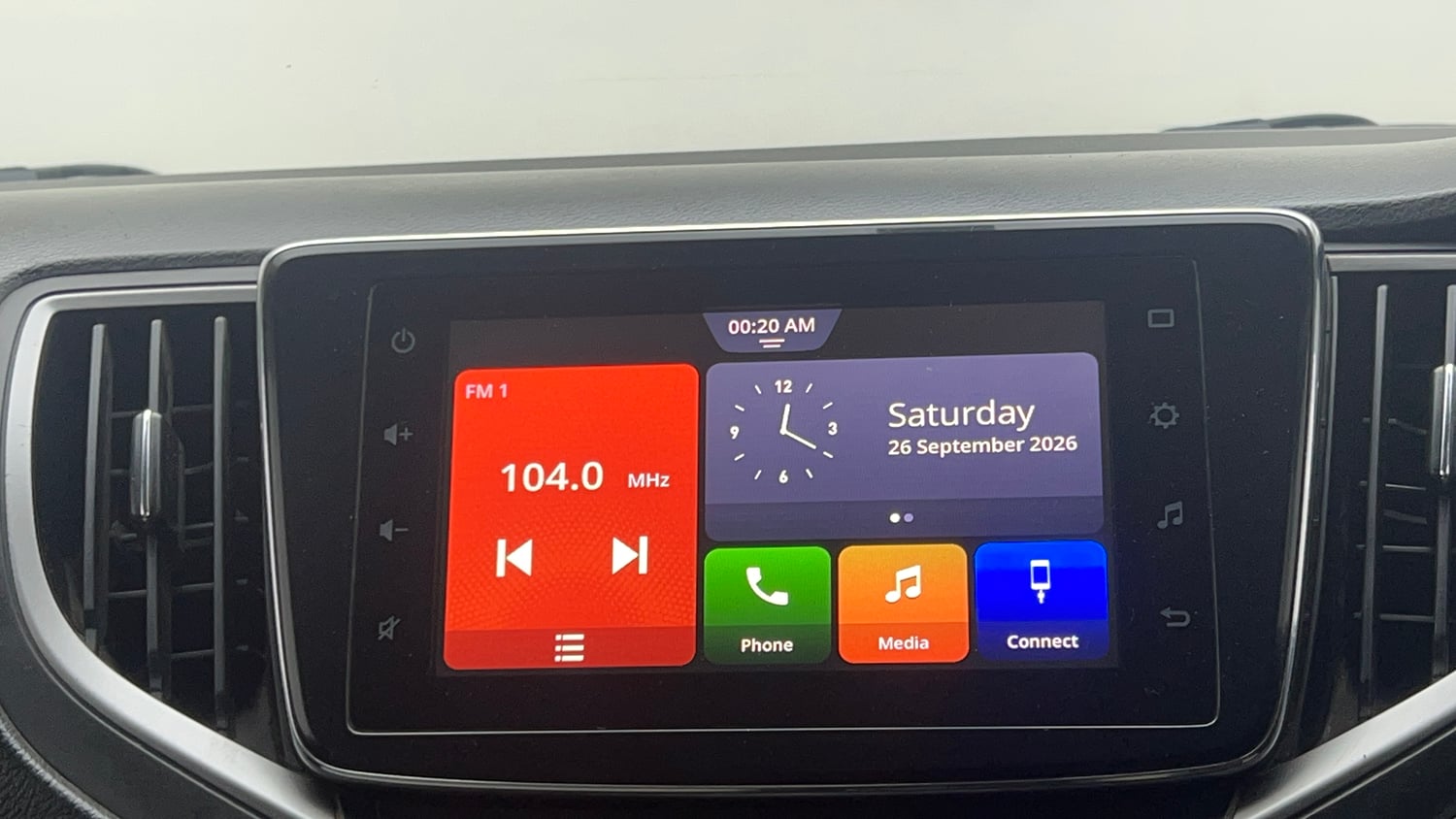 Used 2019 Maruti Suzuki Baleno Zeta Automatic Petrol Automatic top_features Touch screen infotainment system