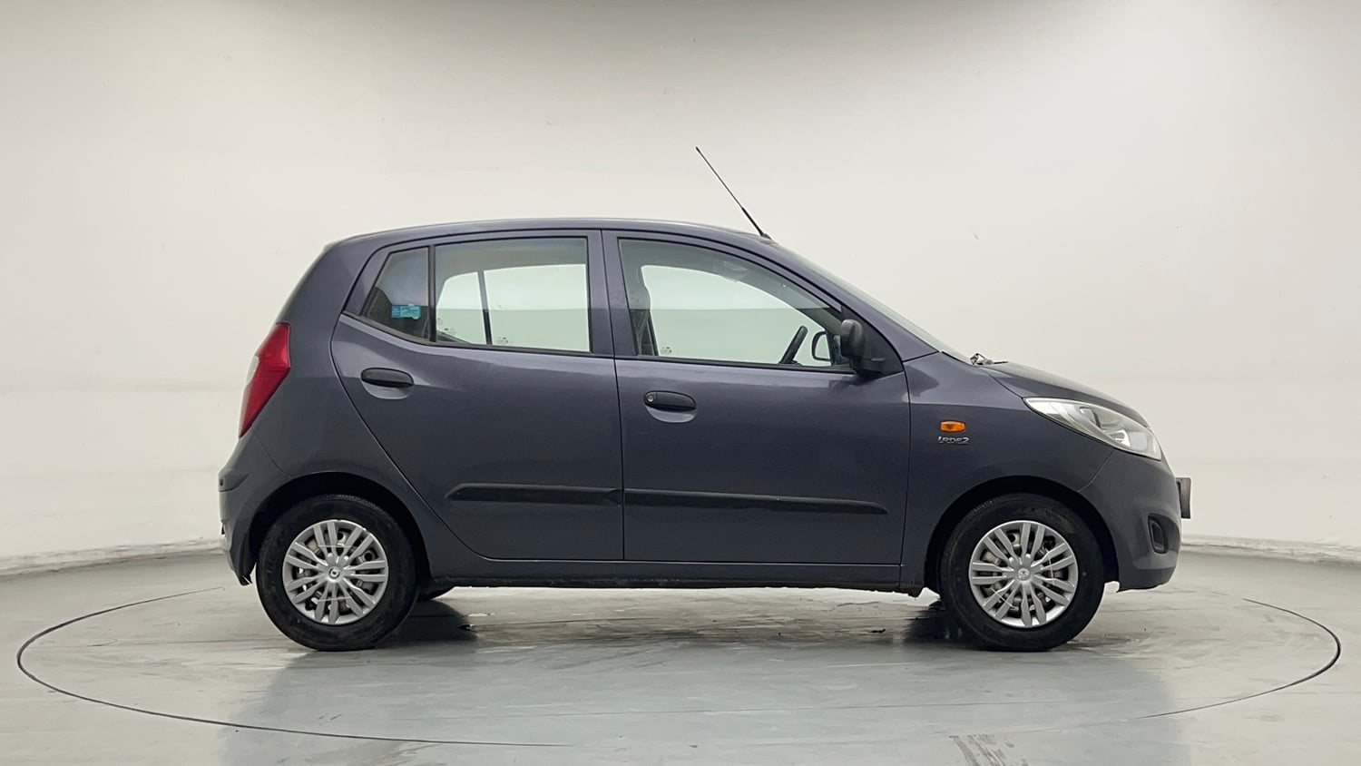 Used 2014 Hyundai i10 Magna 1.1 iRDE2 Petrol Manual exterior RIGHT SIDE VIEW