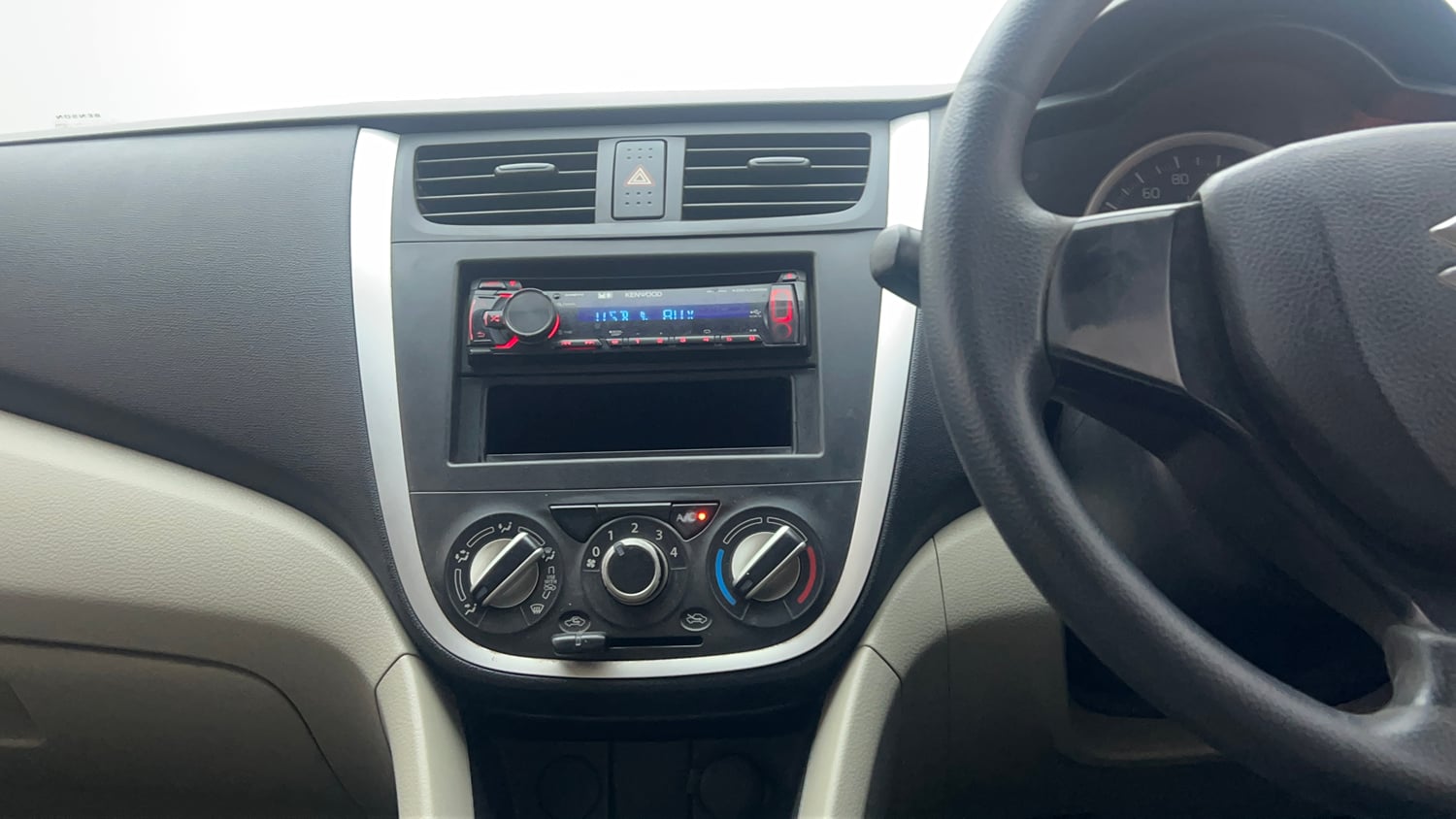 Used 2015 Maruti Suzuki Celerio VXi AMT Petrol Automatic interior MUSIC SYSTEM & AC CONTROL VIEW