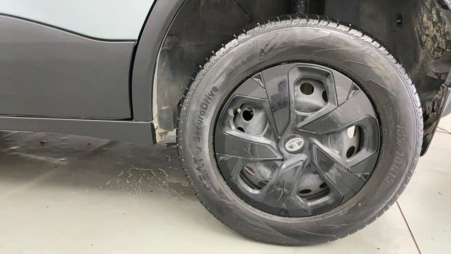 Used 2022 Tata Punch Adventure MT Petrol Manual tyres LEFT REAR TYRE RIM VIEW