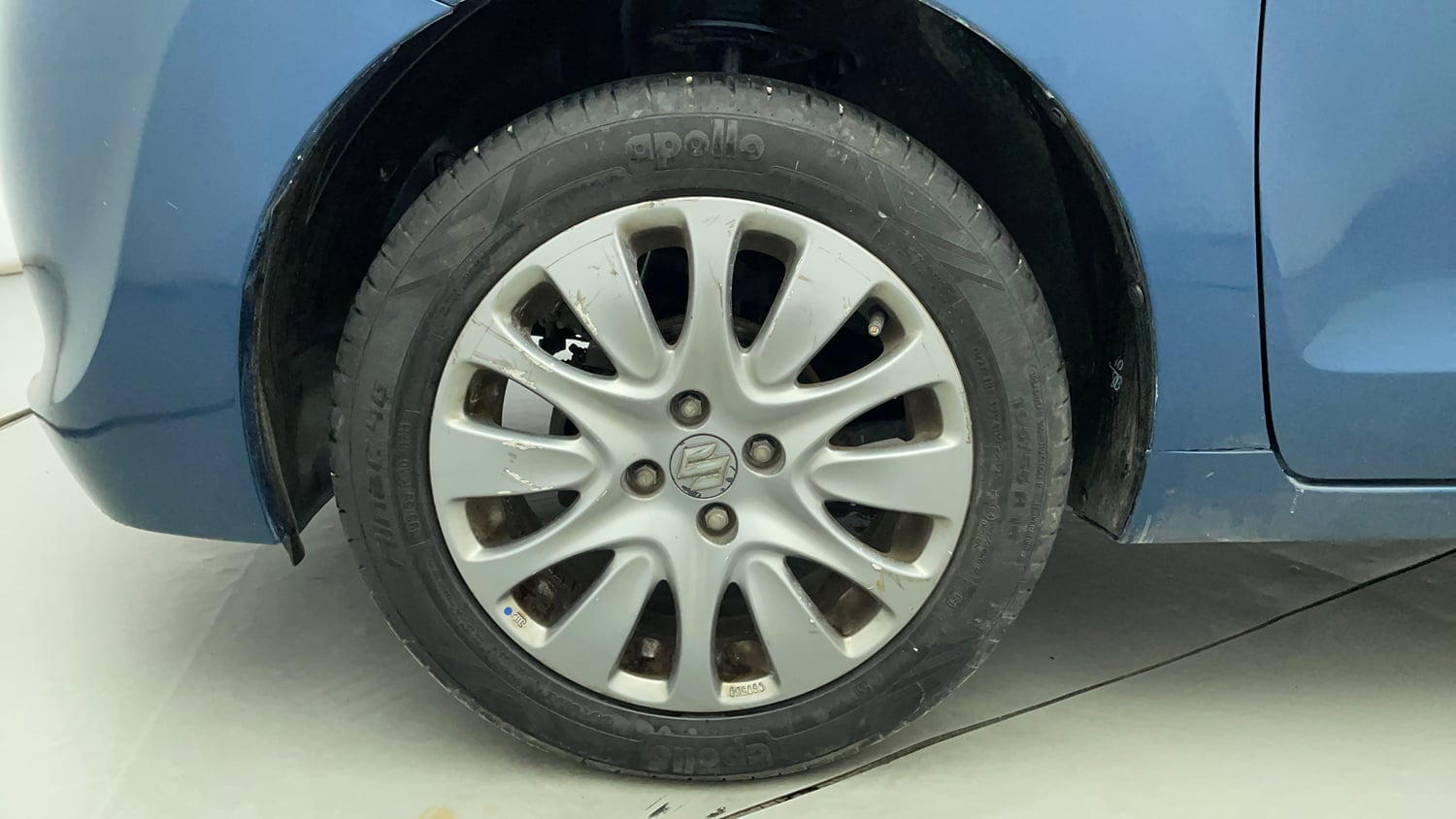 Used 2018 Maruti Suzuki Baleno Zeta 1.2 Petrol Manual tyres LEFT FRONT TYRE RIM VIEW