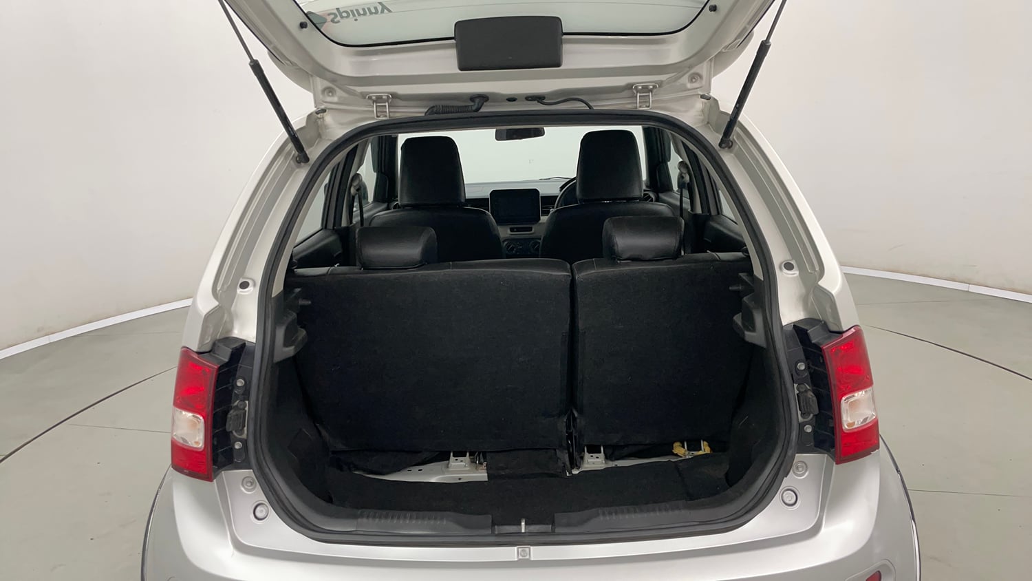 Used 2022 Maruti Suzuki Ignis Zeta 1.2 MT Petrol Manual interior DICKY INSIDE VIEW