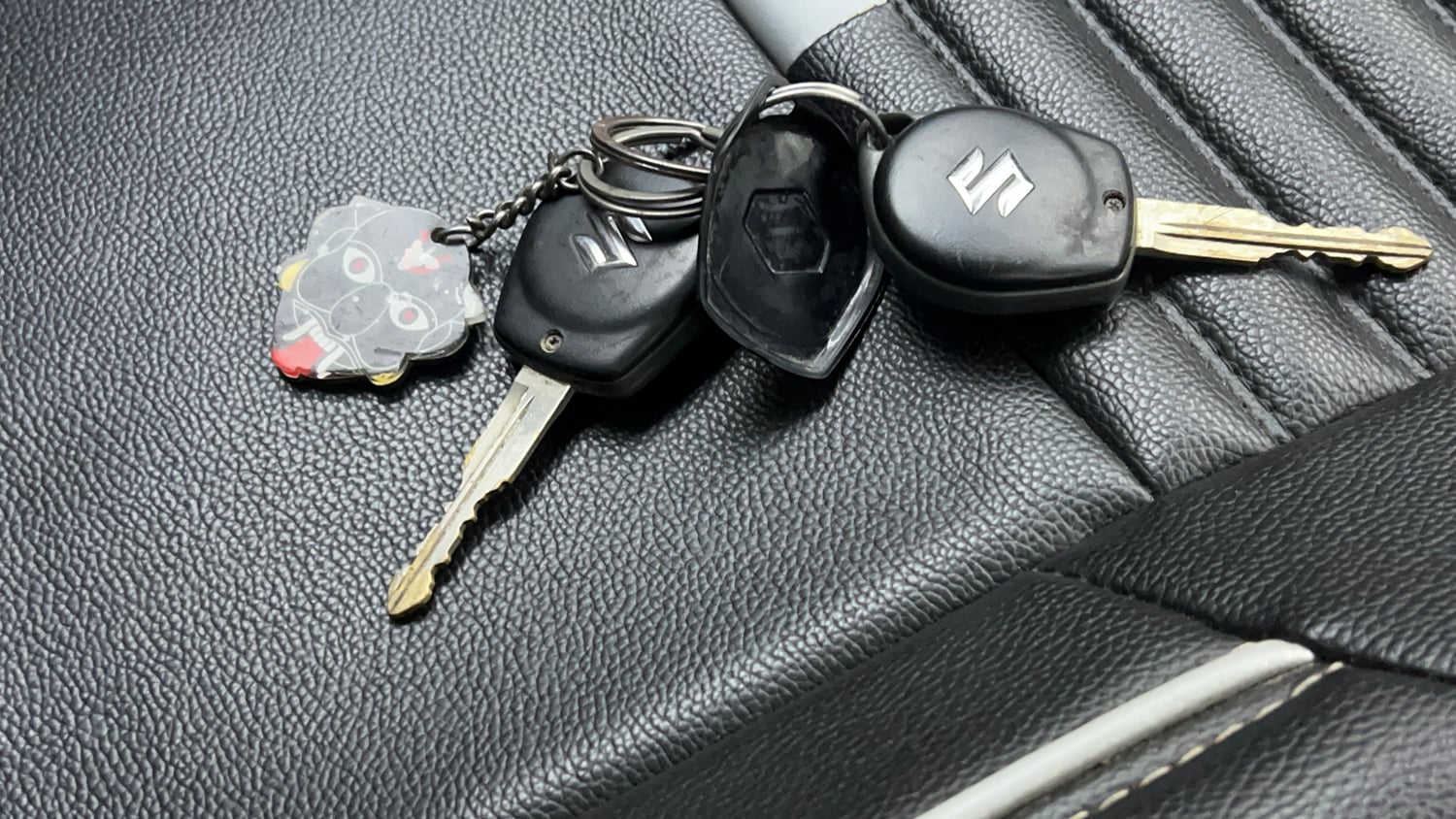 Used 2022 Maruti Suzuki Swift VXi Petrol Manual extra CAR KEY VIEW