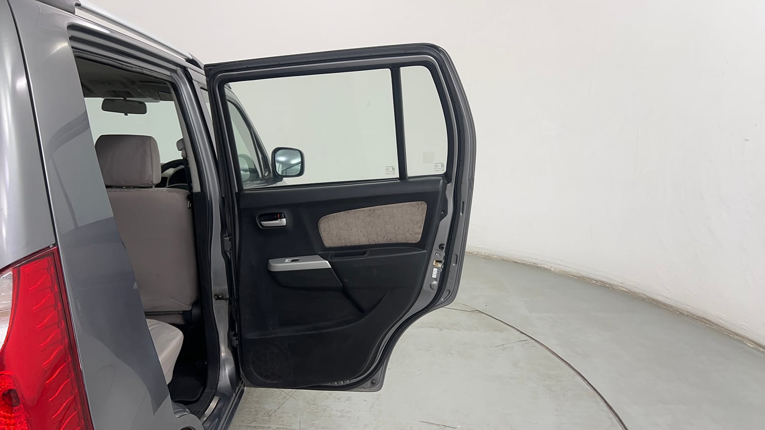 Used 2014 Maruti Suzuki Wagon R 1.0 VXI Petrol + CNG (Outside Fitted) Cng Manual interior RIGHT REAR DOOR OPEN VIEW