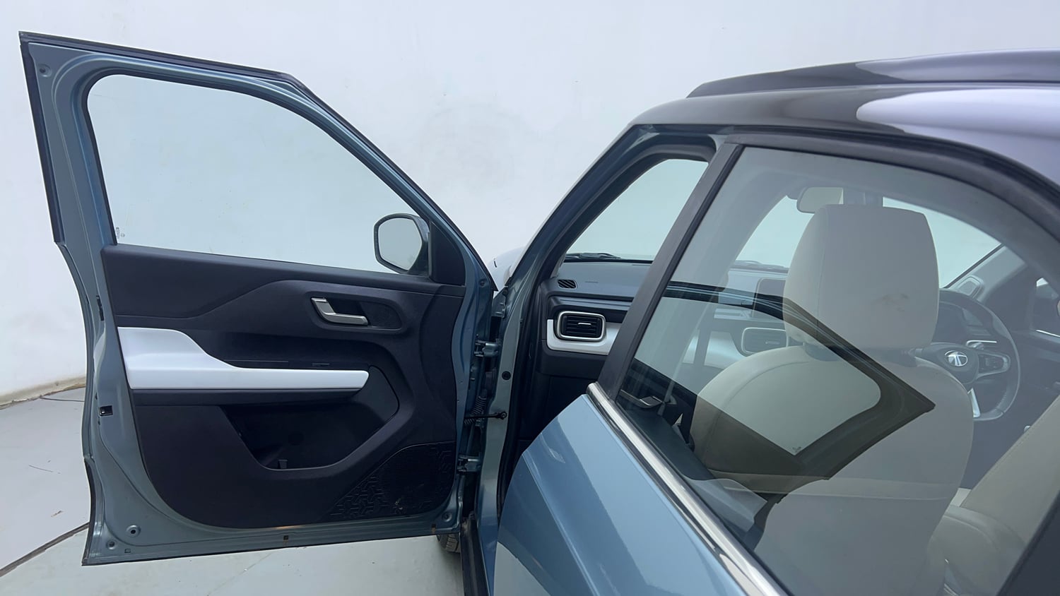 Used 2024 Tata Punch Creative Dual Tone MT Sunroof Petrol Manual interior LEFT FRONT DOOR OPEN VIEW