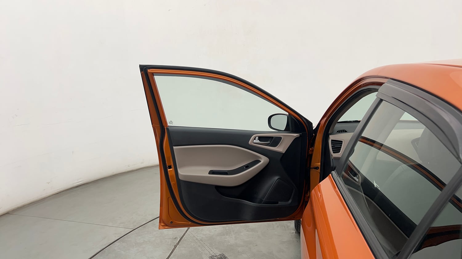 Used 2019 Hyundai Elite i20 Sportz Plus 1.2 Petrol Manual interior LEFT FRONT DOOR OPEN VIEW