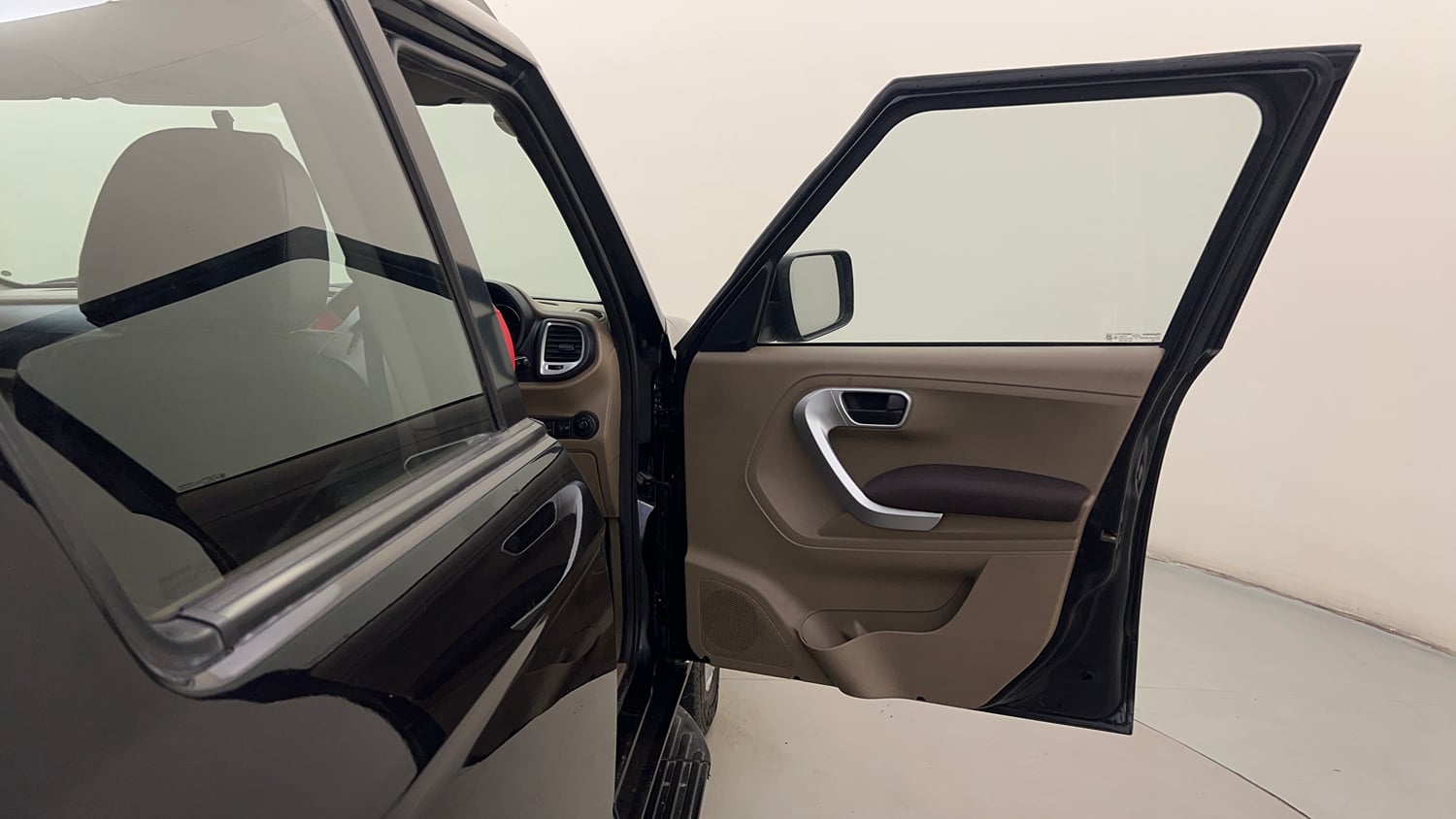 Used 2016 Mahindra TUV300 T8 mHAWK100 Diesel Manual interior RIGHT FRONT DOOR OPEN VIEW