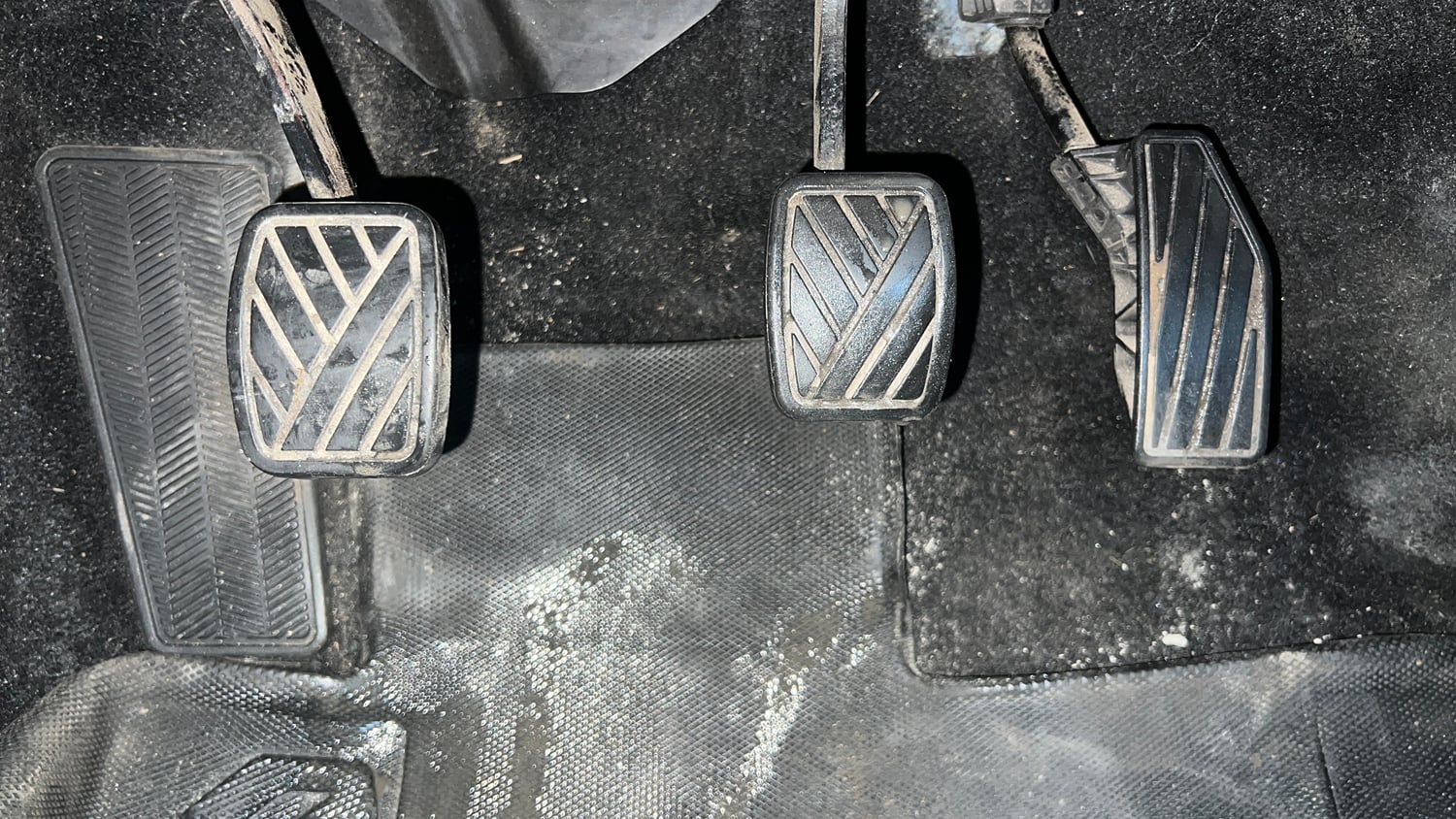 Used 2024 Maruti Suzuki Baleno Zeta MT Petrol Manual interior PEDALS VIEW