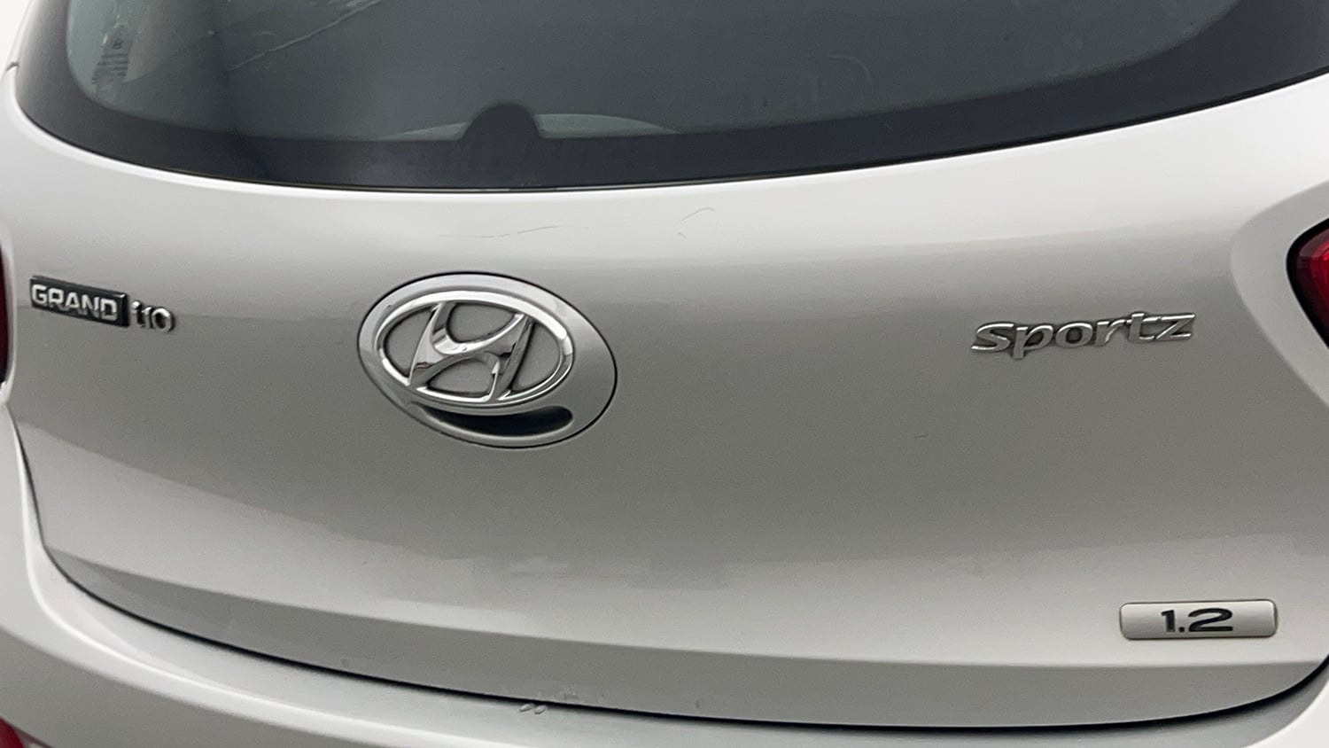 Used 2013 Hyundai Grand i10 Sportz 1.2 Kappa VTVT Petrol Manual dents MINOR DENT