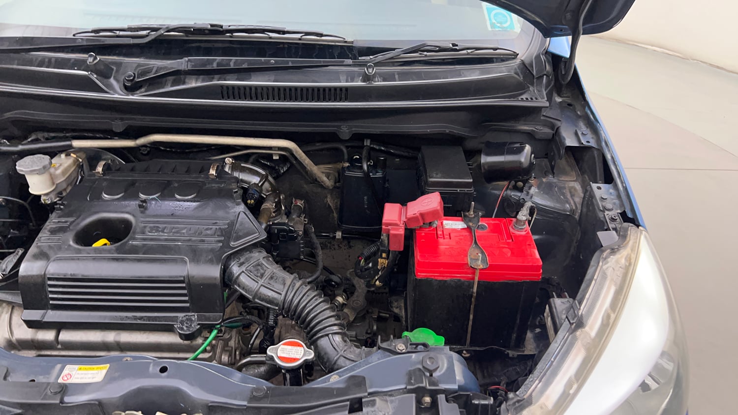 Used 2015 Maruti Suzuki Celerio VXi Petrol Manual engine ENGINE LEFT SIDE HINGE & APRON VIEW